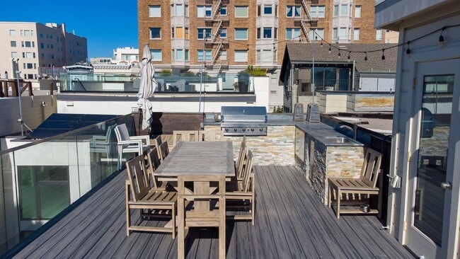 Building Photo - 2045 Hyde St