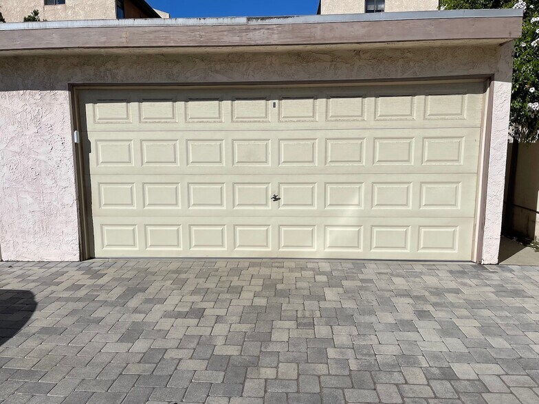 Two Car Garage - 718 N Guadalupe Ave