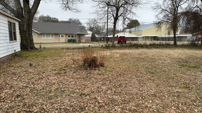 Building Photo - 901 Johnson St