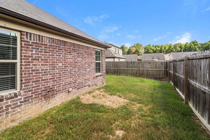 Building Photo - 1075 Carib Loop W
