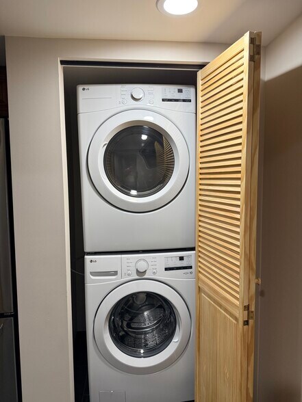 Building Photo - 2050 W Cullerton St