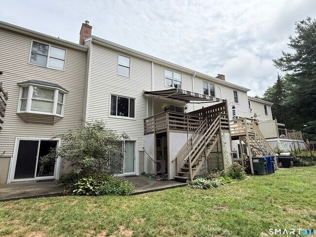 Building Photo - 4 Castle Meadow Dr