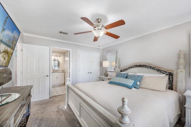 Building Photo - 4496 Luke Ave