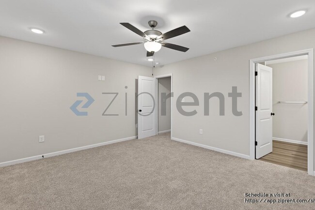 Building Photo - 1511 Fort Bragg Rd