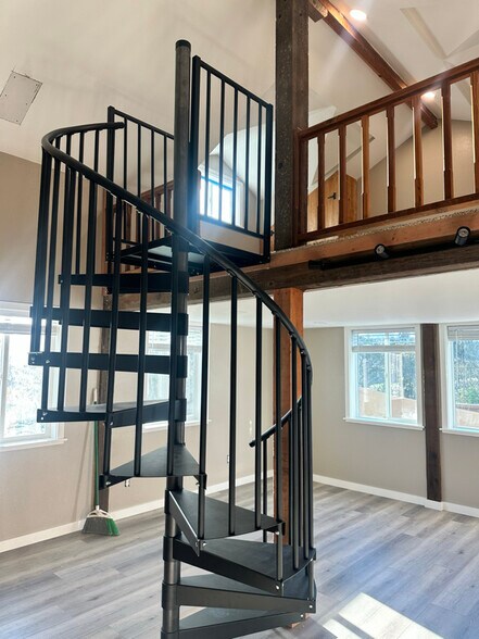 Building Photo - 17000 CA-1