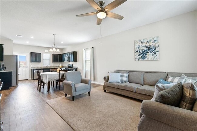 Building Photo - 13501 Robert Wagner Bend