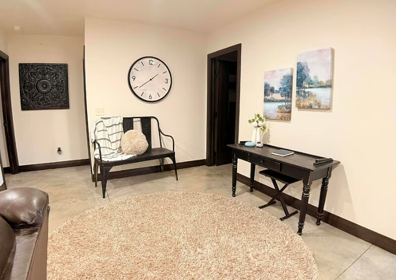 Building Photo - 921 Haley