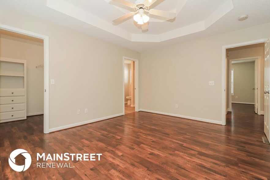 Building Photo - 13 Windrush Dr