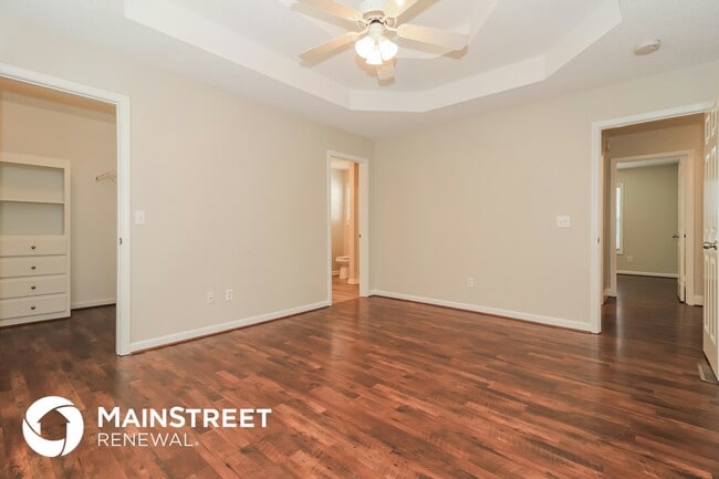 Building Photo - 13 Windrush Dr