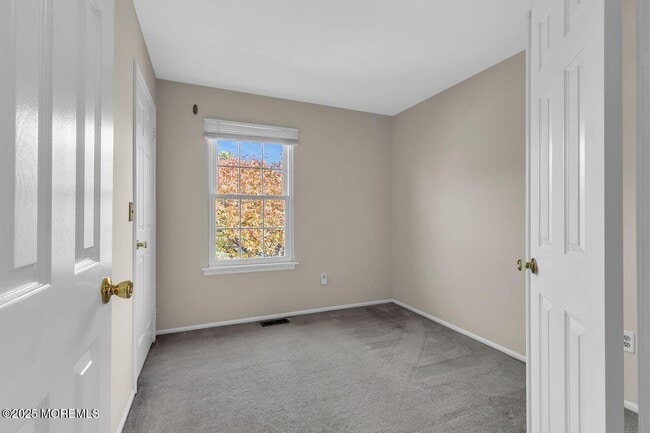 Building Photo - 9 Cherry Hill Ln