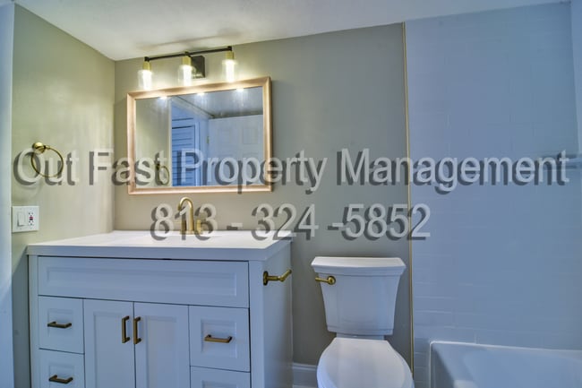 Building Photo - Waterfront Living at Point Brittany