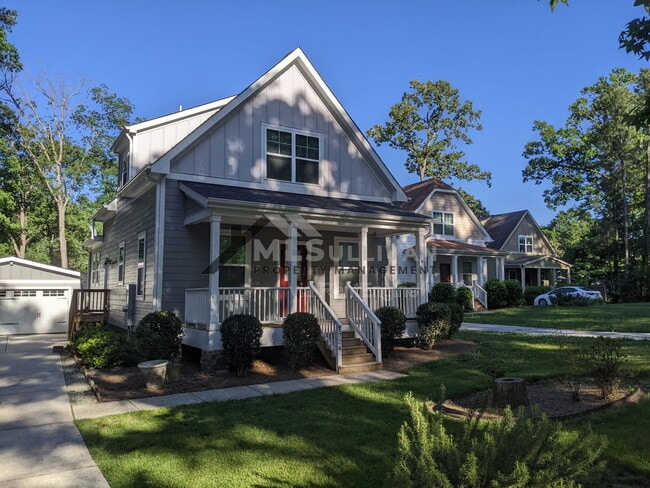 Building Photo - 1724 Arrowhead Dr