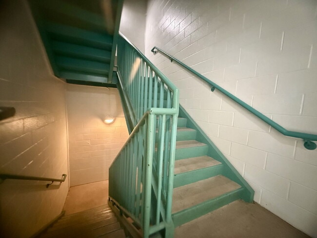 Building Photo - "Coastal Comfort: Spacious 2-Bedroom Condo Retreat in Virginia Beach"