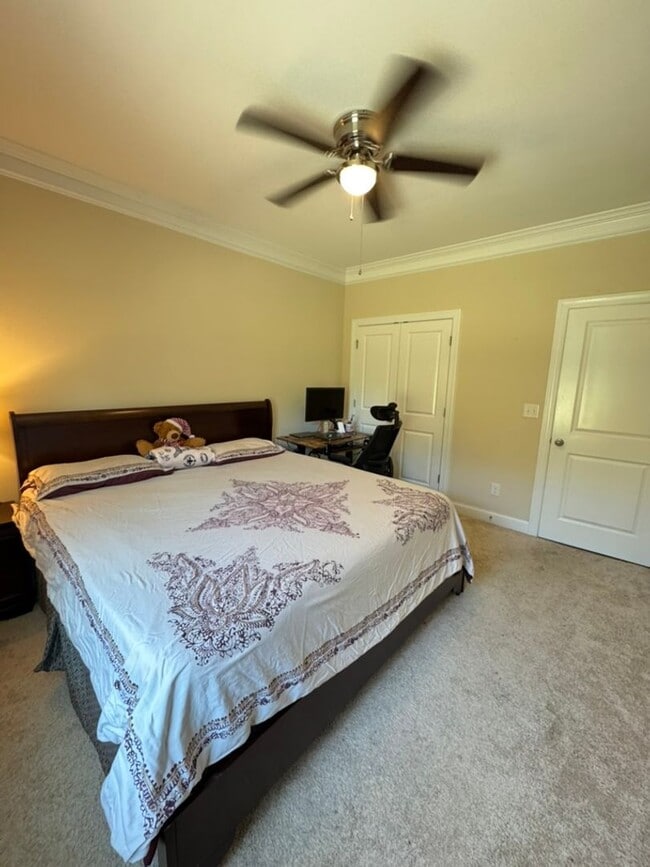 Building Photo - Sought-After Skybrook Community