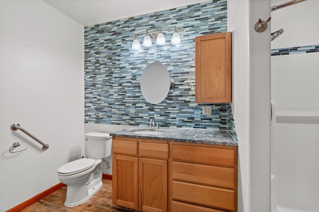 Building Photo - 6 Bed 4 Bath Daylight Rancher on Acreage in Mead School District.  Absolutely Gorgeous