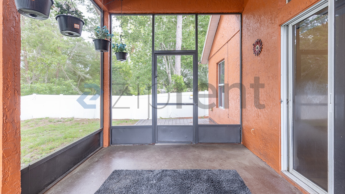 Building Photo - Unit
