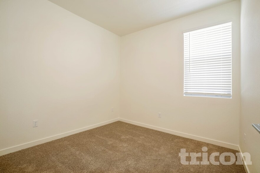 Building Photo - 2451 Wolf Willow Ct