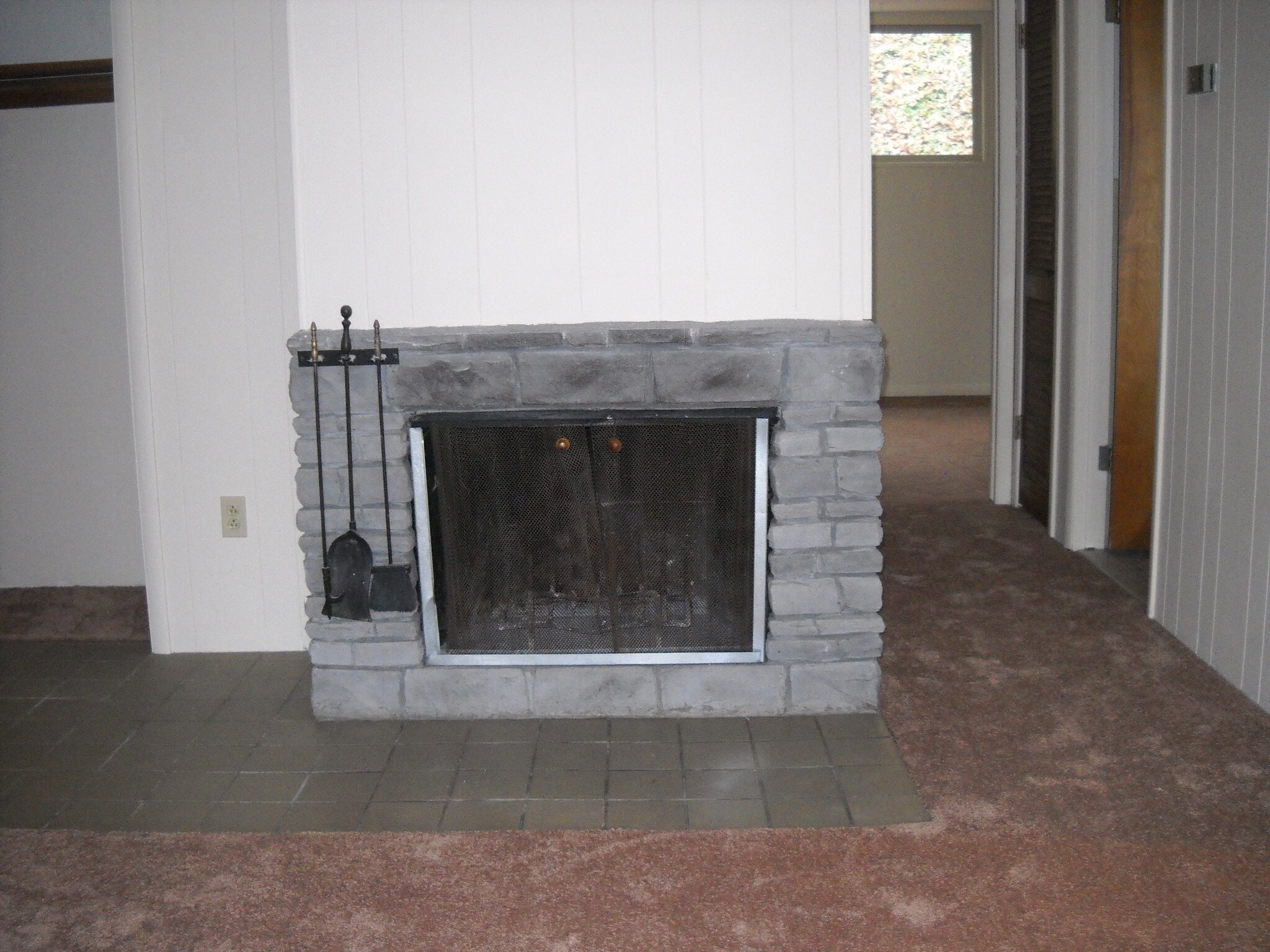 Building Photo - 5599 Thompson Rd