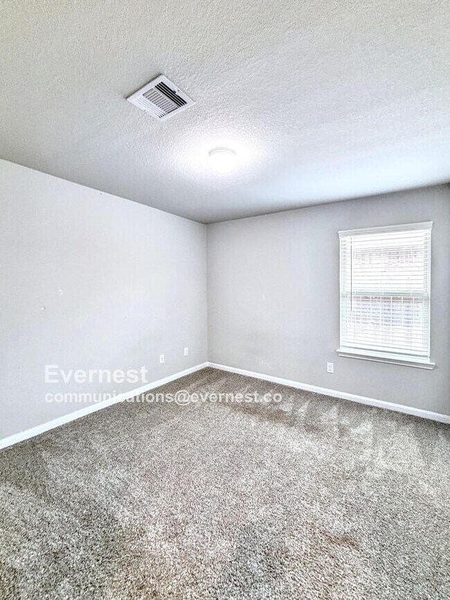 Building Photo - 7418 Highland Chase Dr