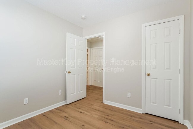 Building Photo - 5701 Woof Pl