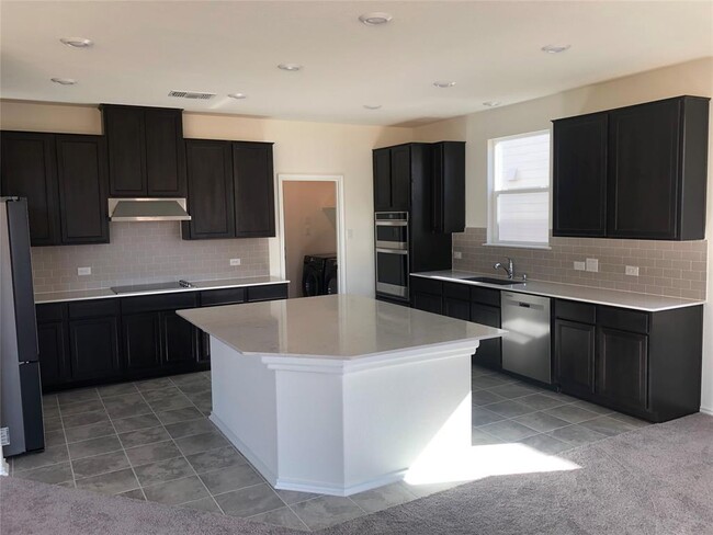 Building Photo - 100 Passiflora Dr