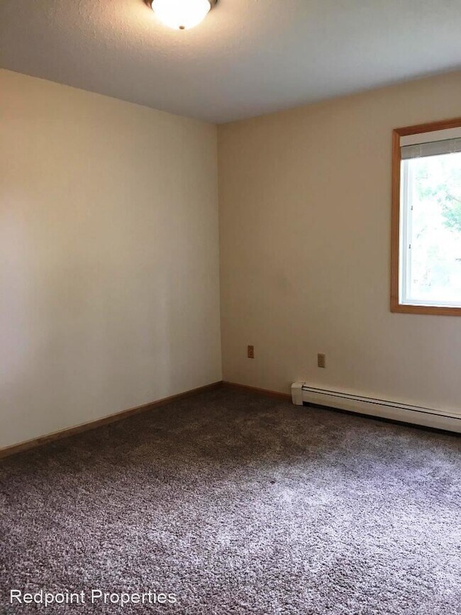 Building Photo - 902 15th St N