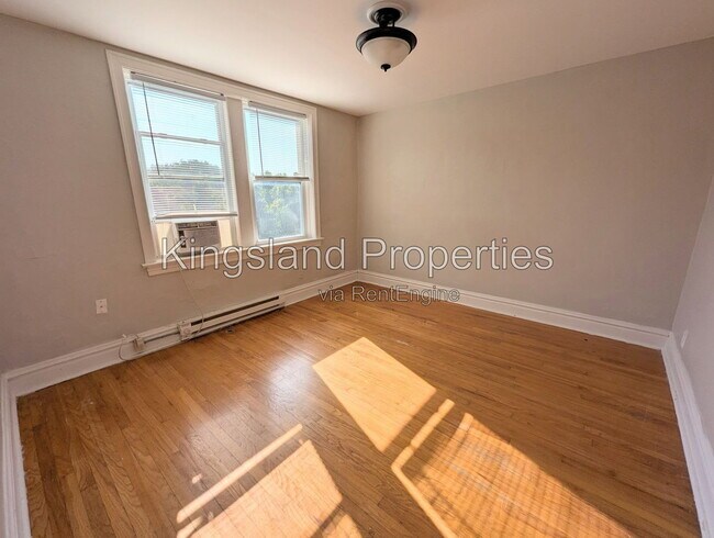 Building Photo - 3864 S Spring Ave