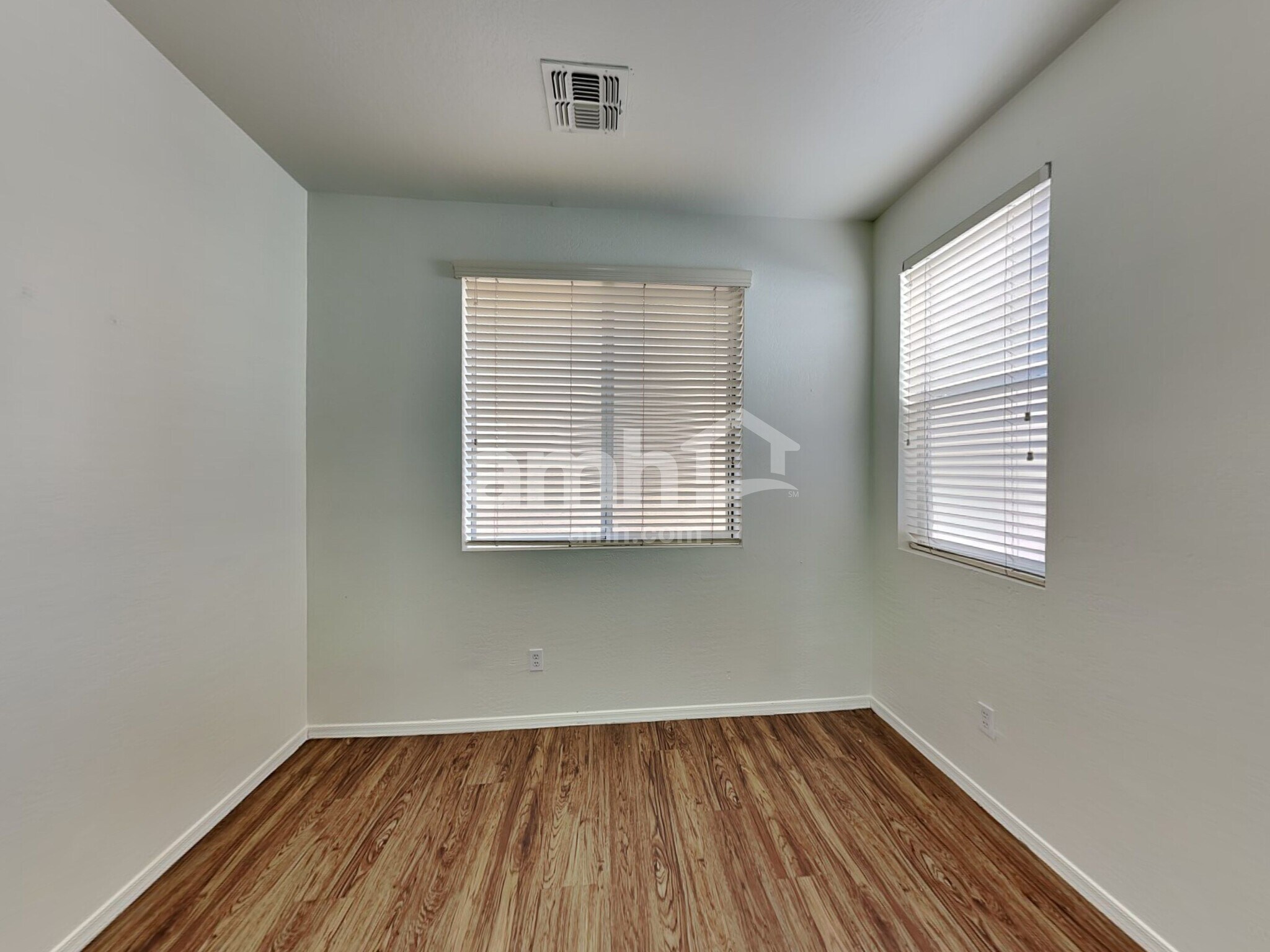 Building Photo - 5211 W Warner St