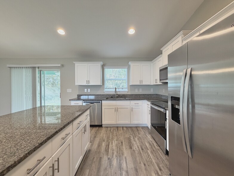 Building Photo - 210 Locust Lane Pass