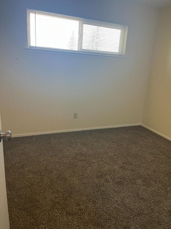 Building Photo - 1281 Juniper Dr