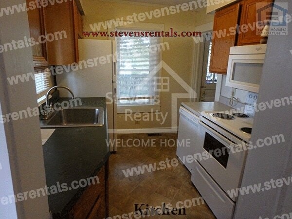 Building Photo - 1904 N Dixie Ave