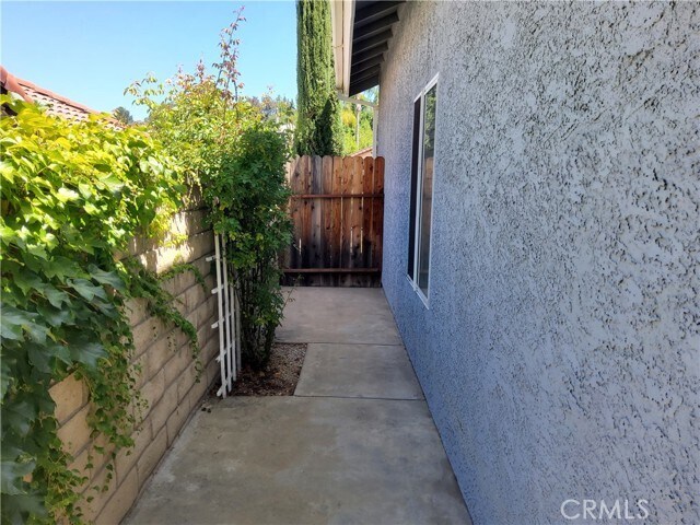 Building Photo - 25540 Pembrook Pl