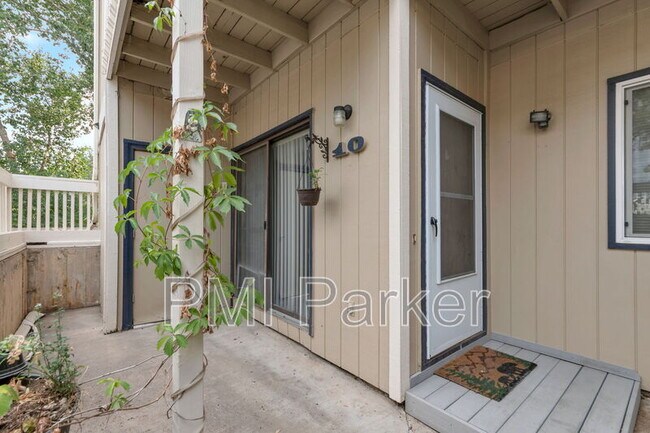 Building Photo - 10881 Pine Dr