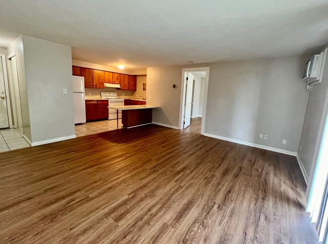 Building Photo - Spacious 1 Bdr Apt Across from KSU - Available 8/1!