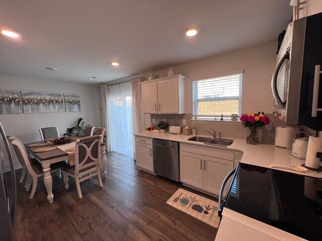 Building Photo - 95 Malcolm Ct