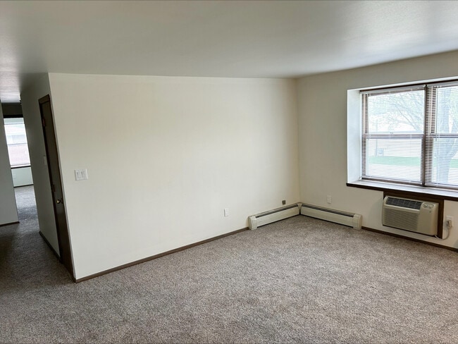 Building Photo - Lavender Lane