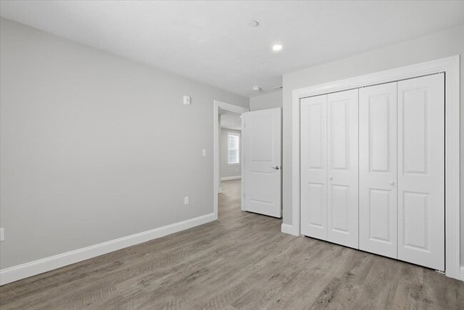 Building Photo - 204 Central St