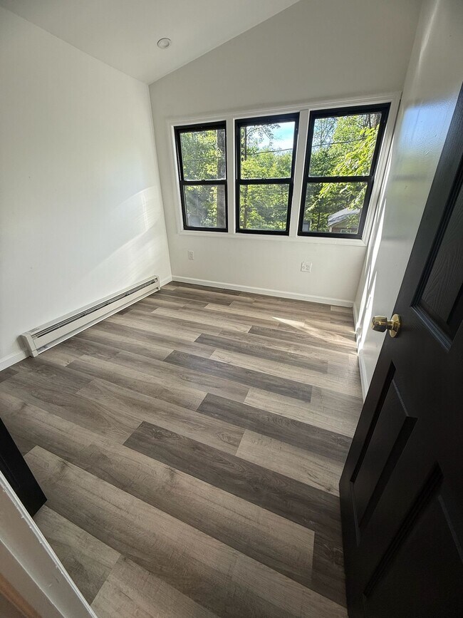 Building Photo - 87 Sylvan Trail
