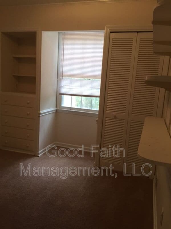 Building Photo - 2347 Henry Cir