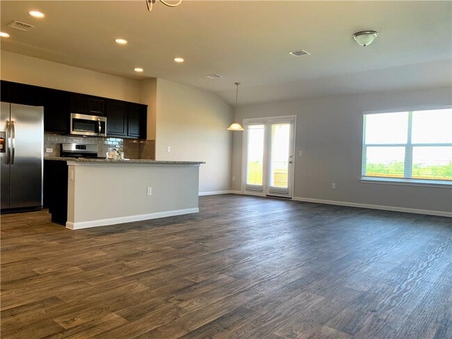 Building Photo - 3323 Brywood Dr