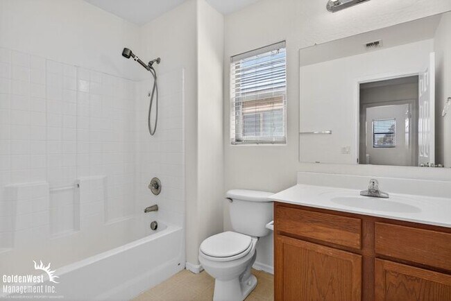 Building Photo - Beautiful 4Bdm 3.5Ba Home in South Phoenix!