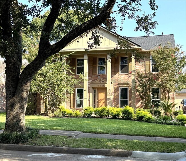 Building Photo - 3815 Flintrock Ln