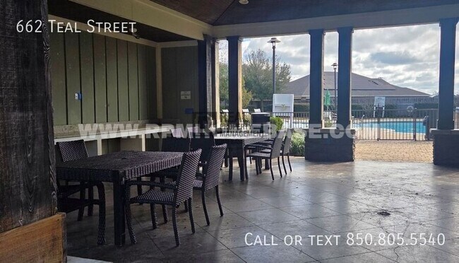 Building Photo - 662 Teal St