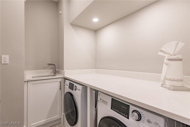 Building Photo - 181 Colonade Cir