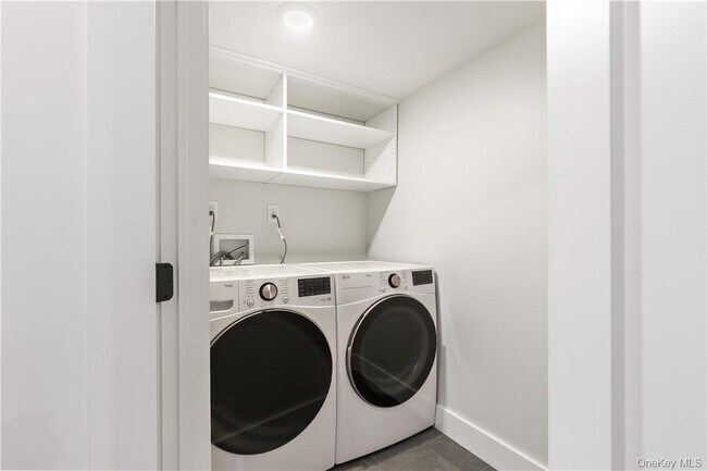 Building Photo - 35 Summit Ave