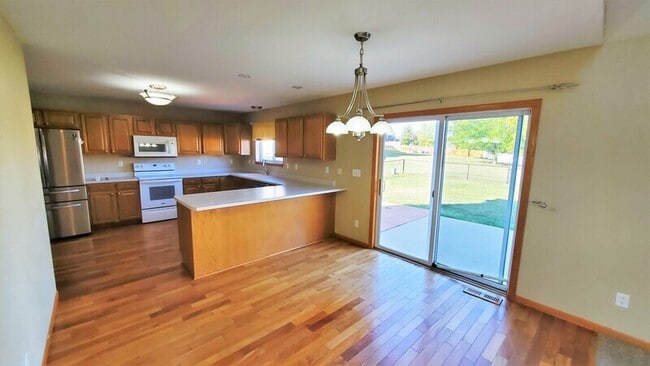 Building Photo - 4260 Windemere Way