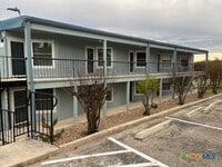 Building Photo - 943 Parkview Dr