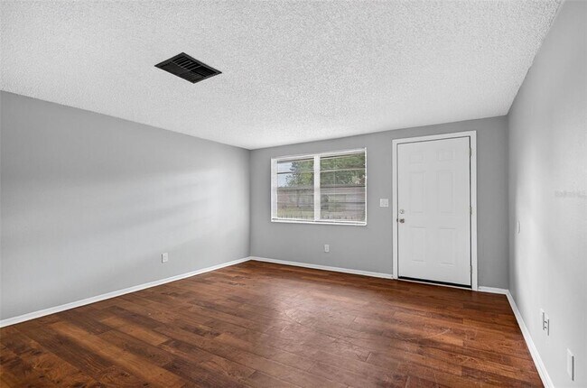 Building Photo - 8905 Tropical Palm Way