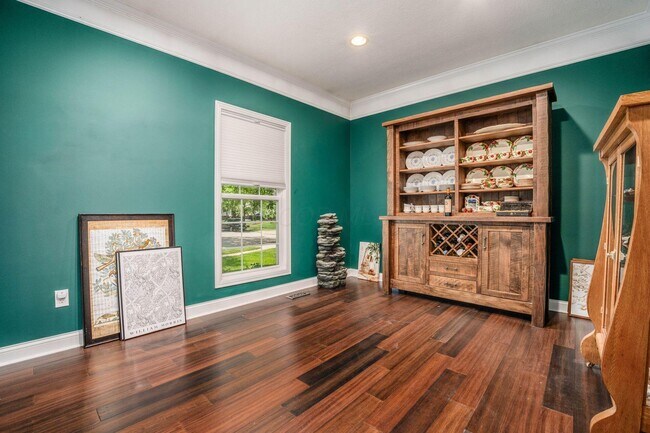 Building Photo - 7179 Fernridge Dr