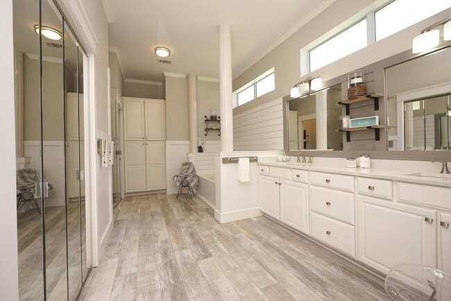 Building Photo - 83 Azure Pl